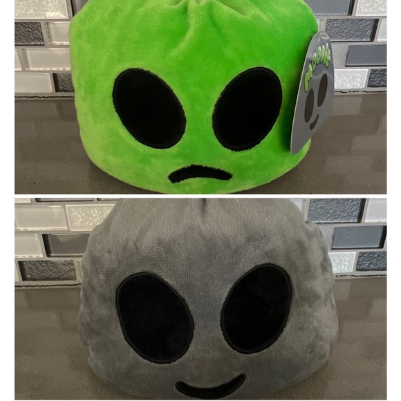 MOODIE Reversible Alien Double Sided Flip Plush / Green & Gray / 5” / BRAND NEW - Picture 1 of 16